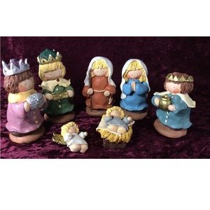 Vintage HOMESPUN HUGS Christmas Nativity Figurines 1993